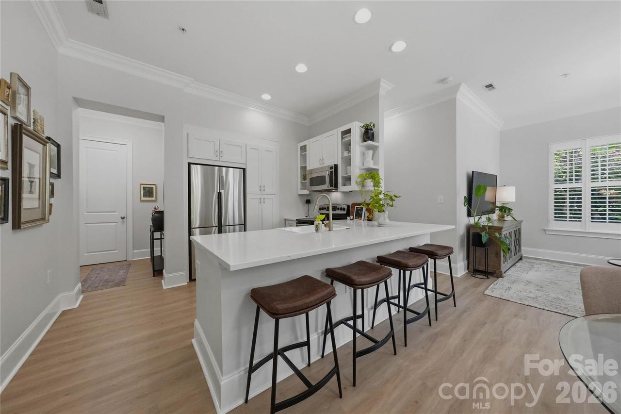 2946 Selwyn Ave. #112, Charlotte, NC 28209