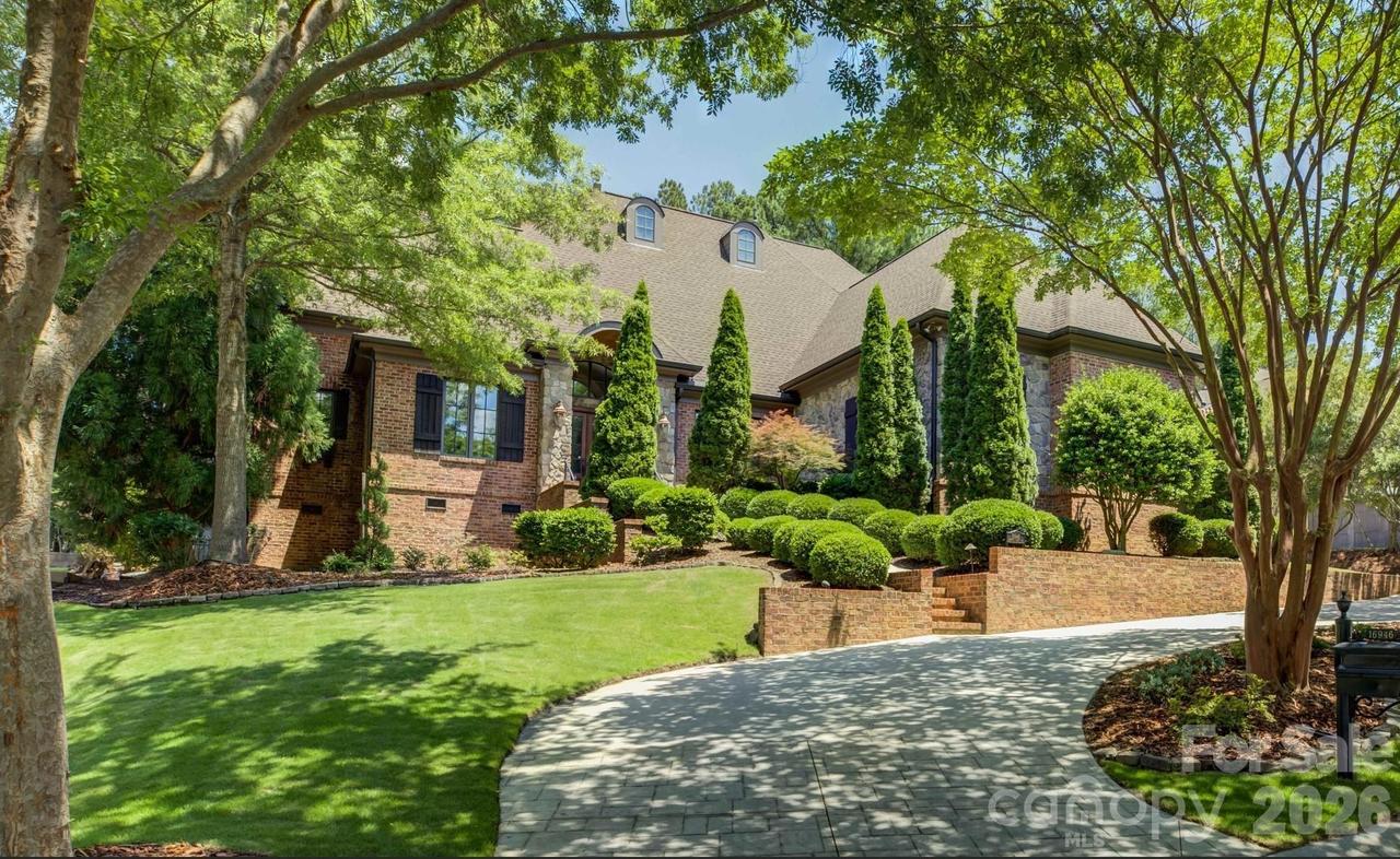 16946 Ashton Oaks Dr., Charlotte, NC 28278