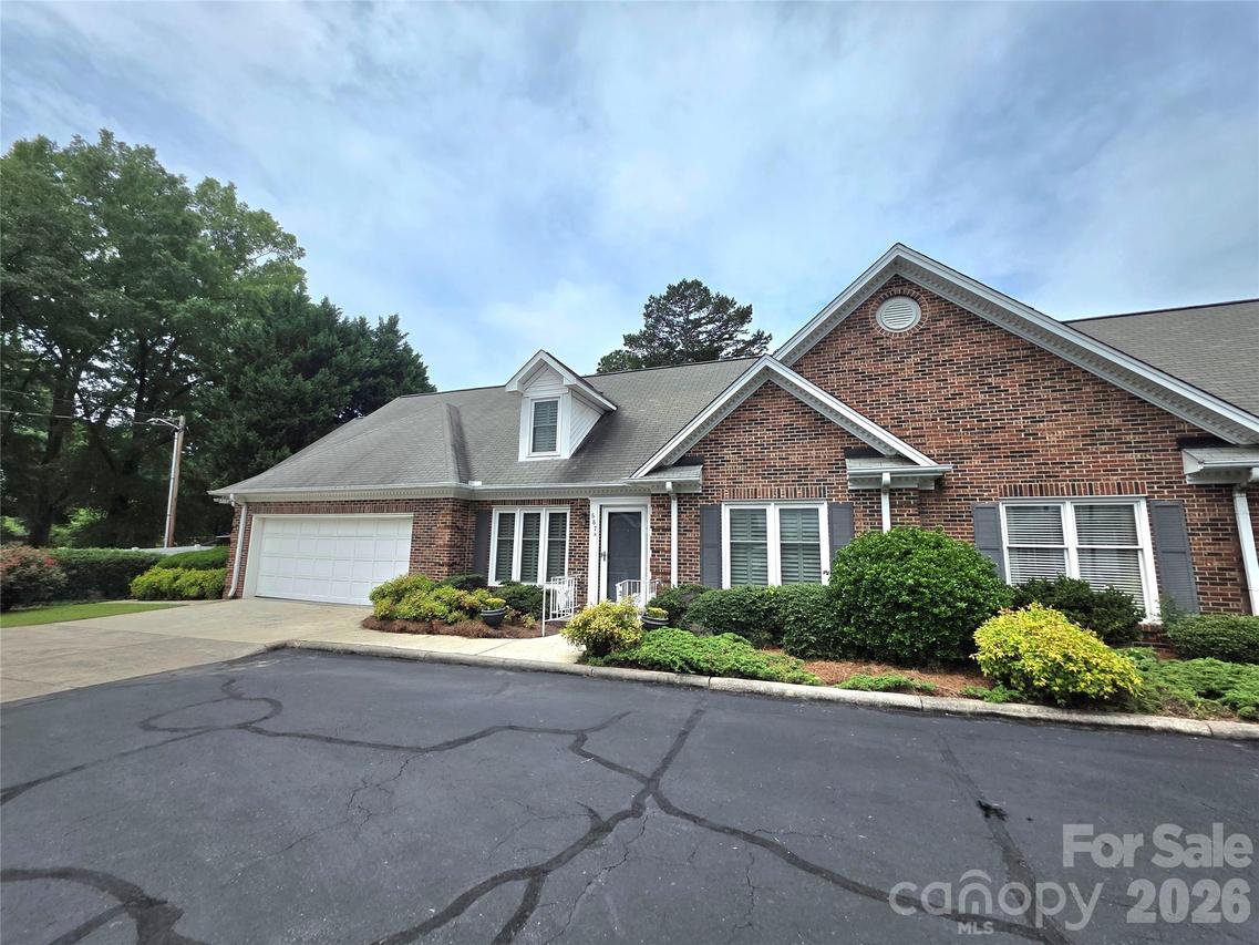 687 A Carlton Dr., Gastonia, NC 28054