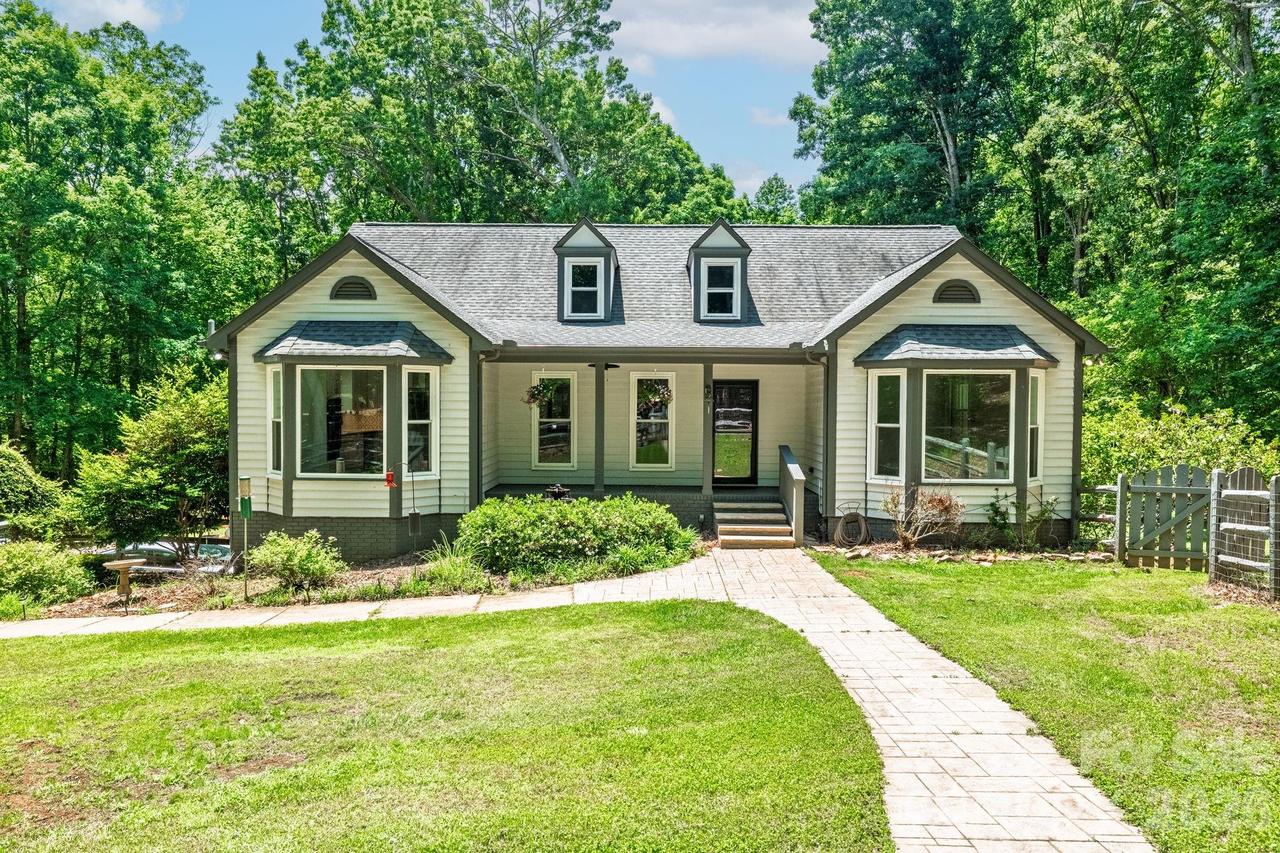 9131 N Pine Hill Ln., Charlotte, NC 28215