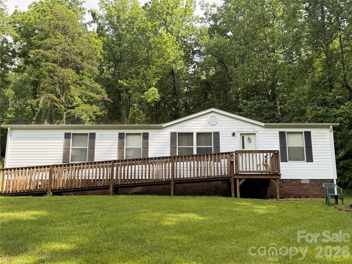 5493 Harris Farm Rd., Hickory, NC 28602