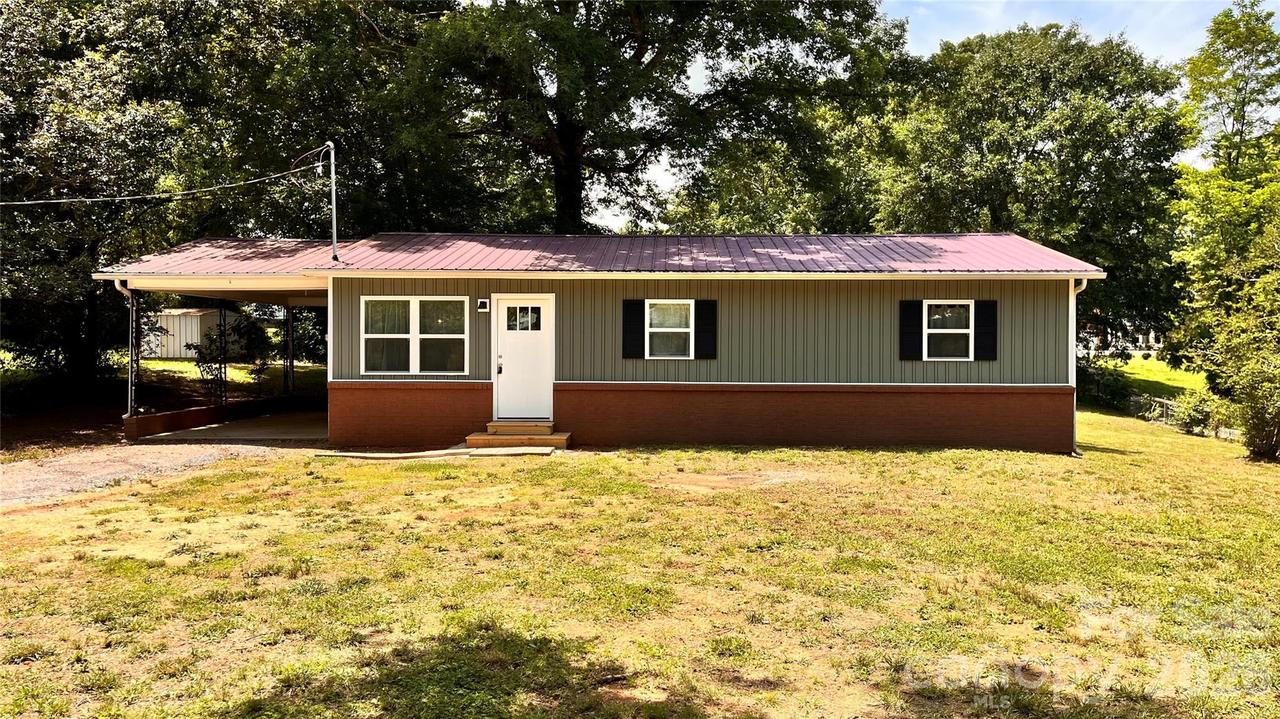 4009 Smokey Creek Rd., Lenoir, NC 28645