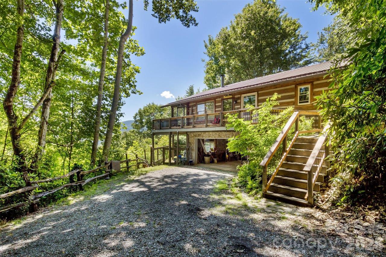 1059 Setzer Cove Rd., Maggie Valley, NC 28751