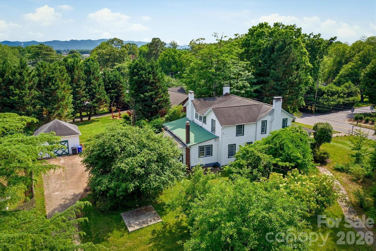 518 Lenoir St., Morganton, NC 28655