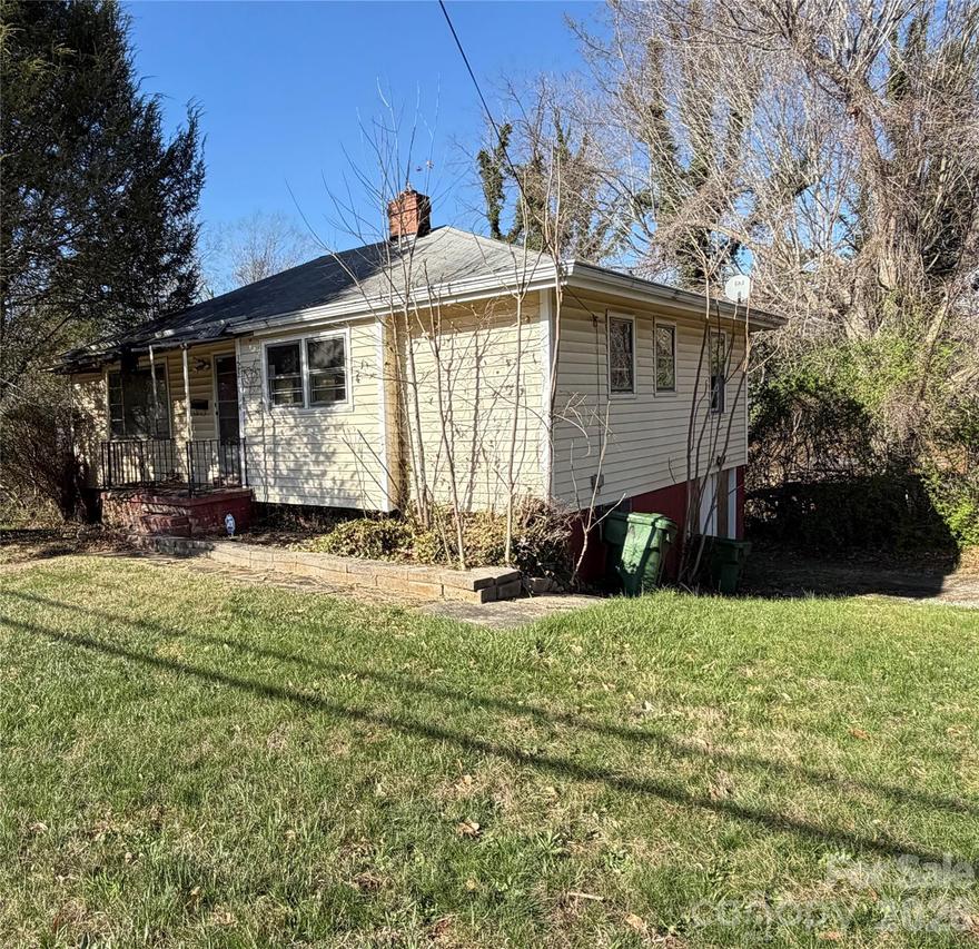323 Pearson Dr., Asheville, NC 28801