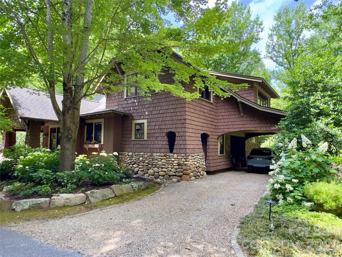 20 & 22 Chaucer Rd., Black Mountain, NC 28711