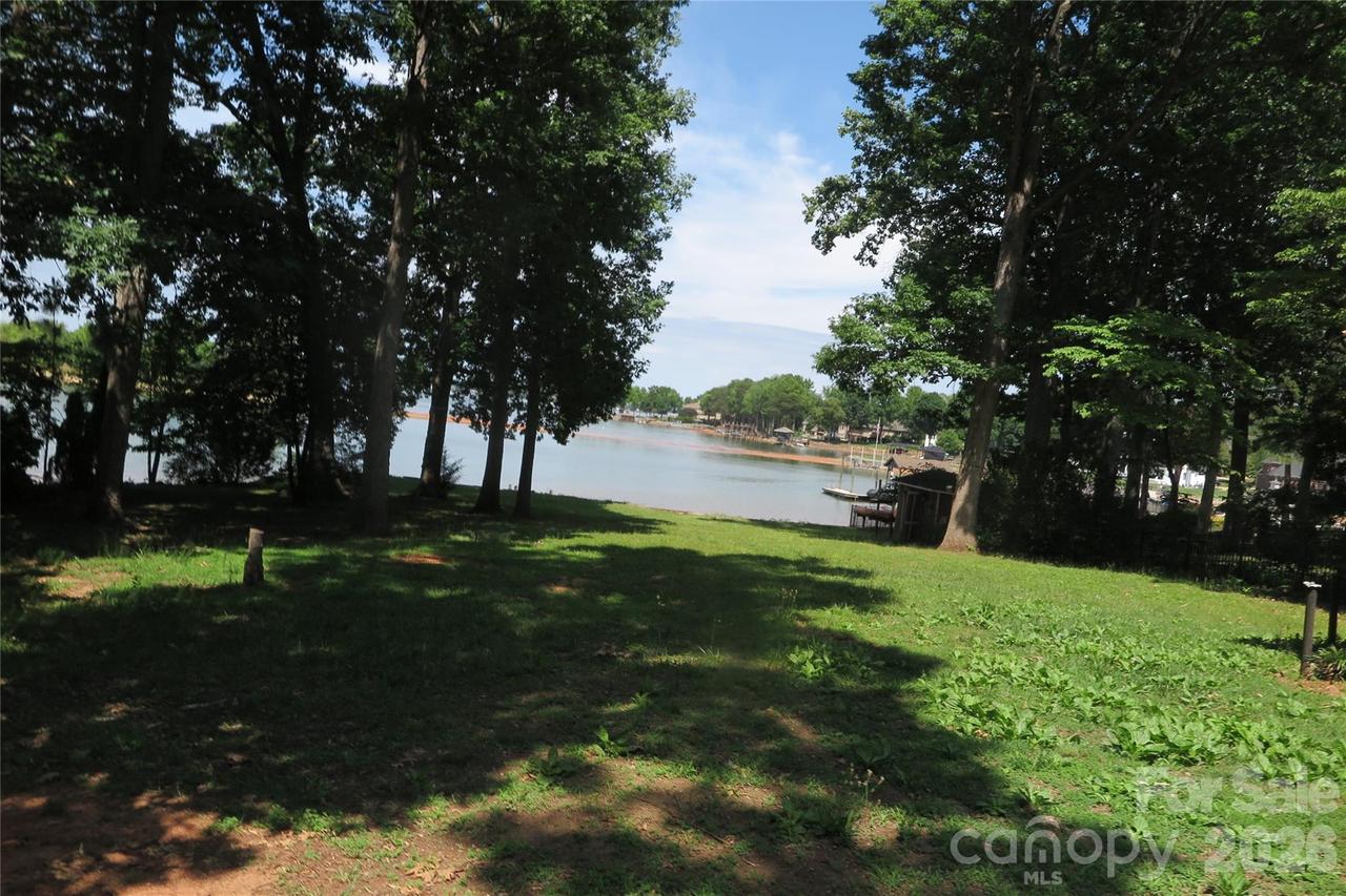 2844 Morris Ln., Denver, NC 28037