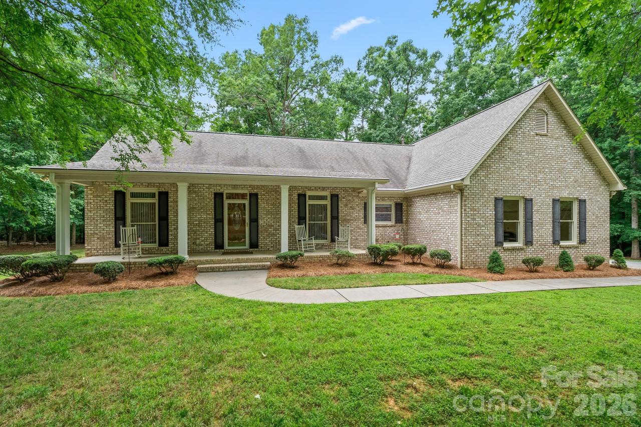 434 Yachtsman Point, Lexington, NC 27292