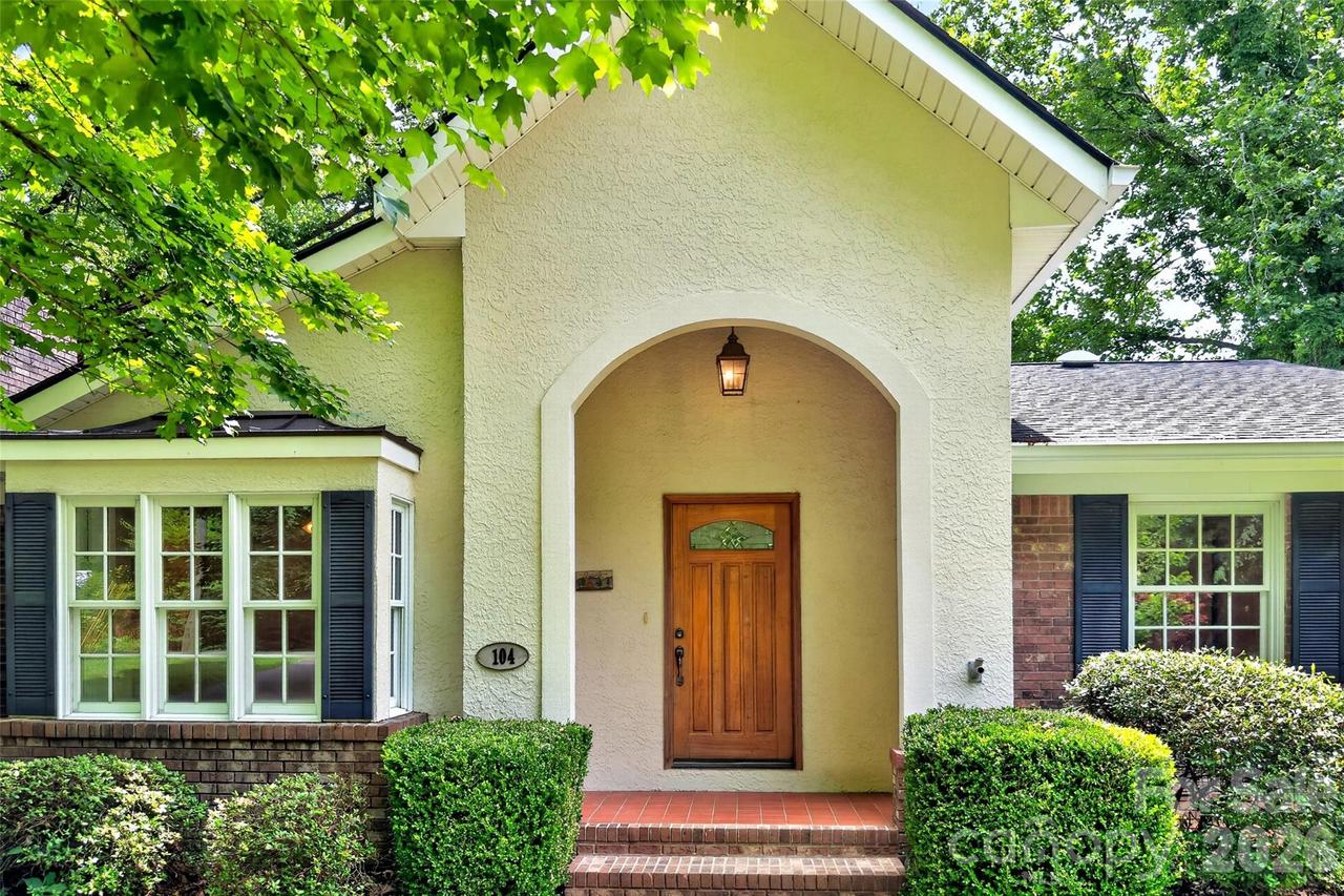 104 Valley Vista Dr., Black Mountain, NC 28711