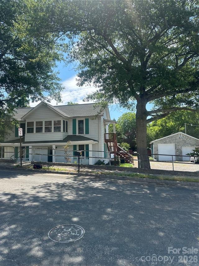 1407 N College Ave., Newton, NC 28658