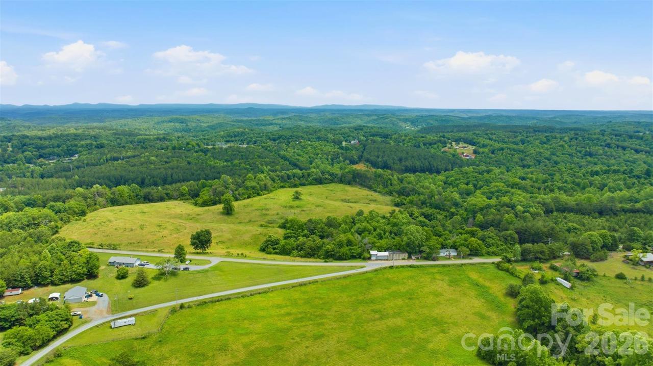 536 Pea Ridge Rd., Mill Spring, NC 28756