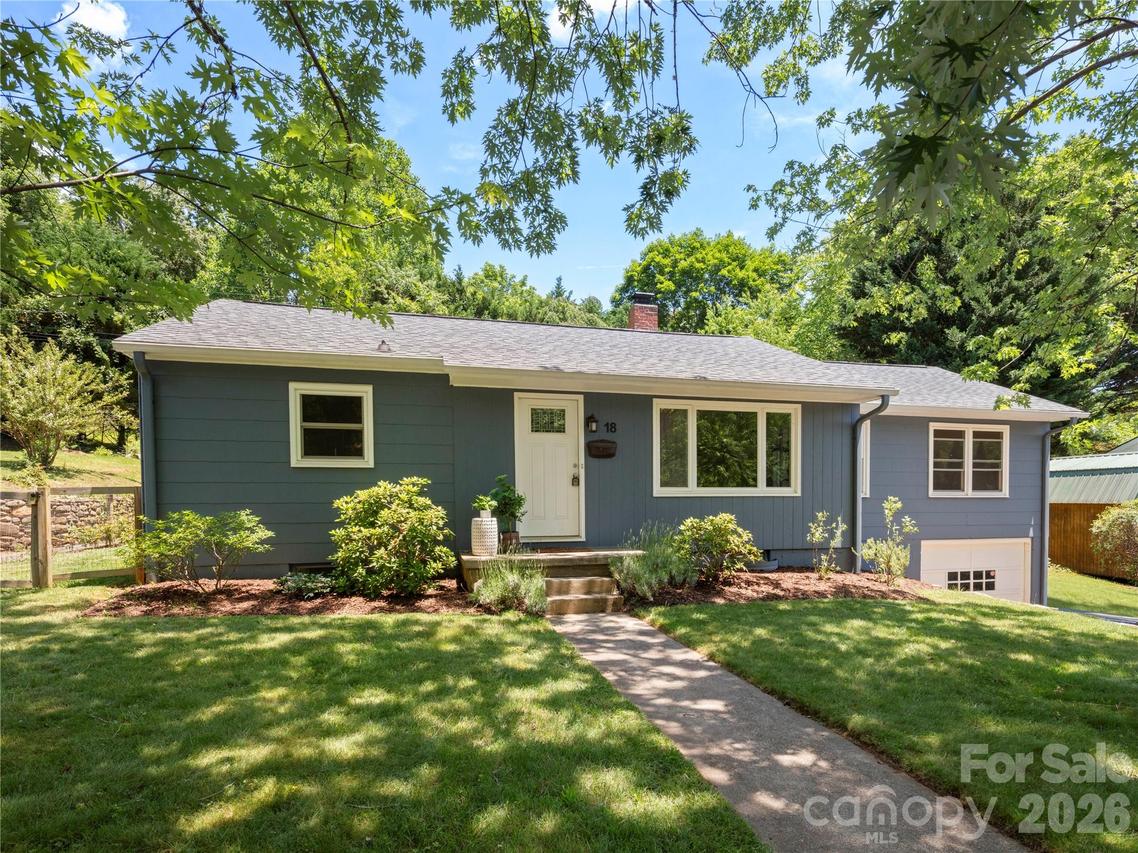 18 Pinewood Pl., Asheville, NC 28806