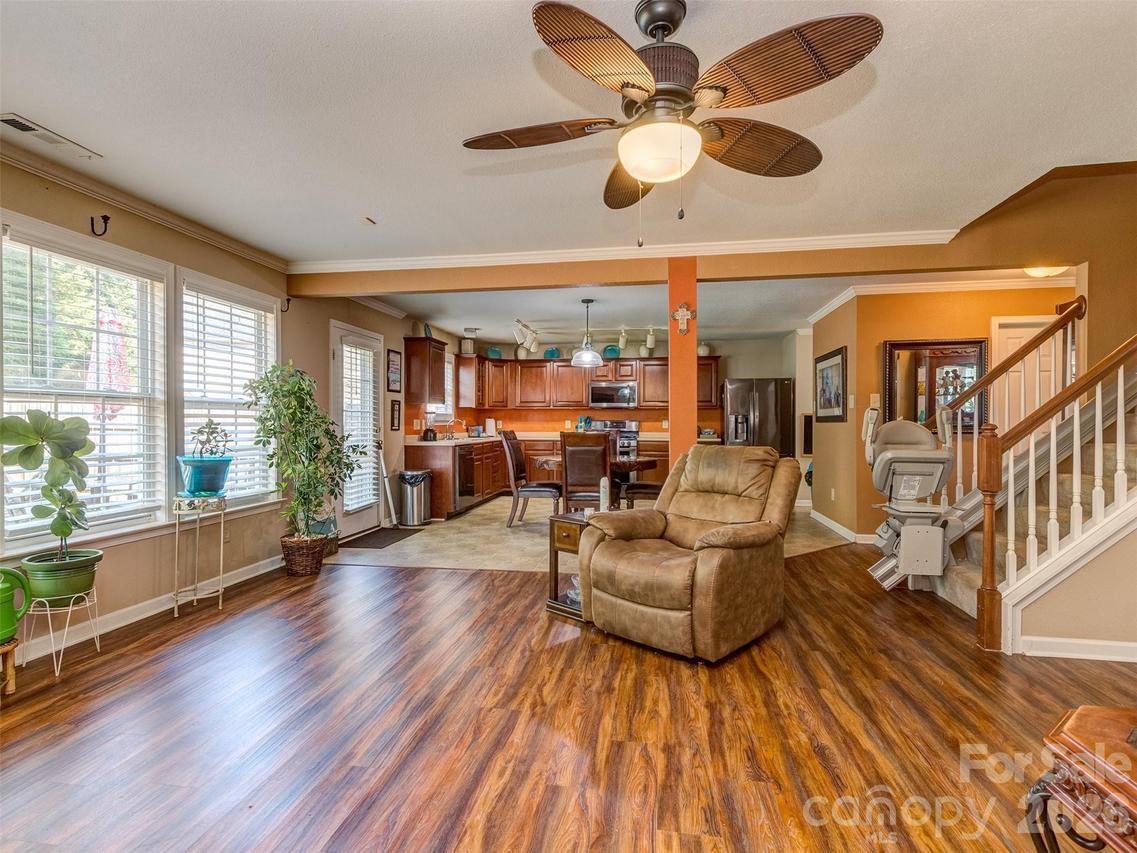 7829 Ponderosa Pine Ln., Charlotte, NC 28215
