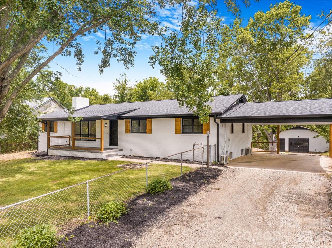 209 View St., Asheville, NC 28806