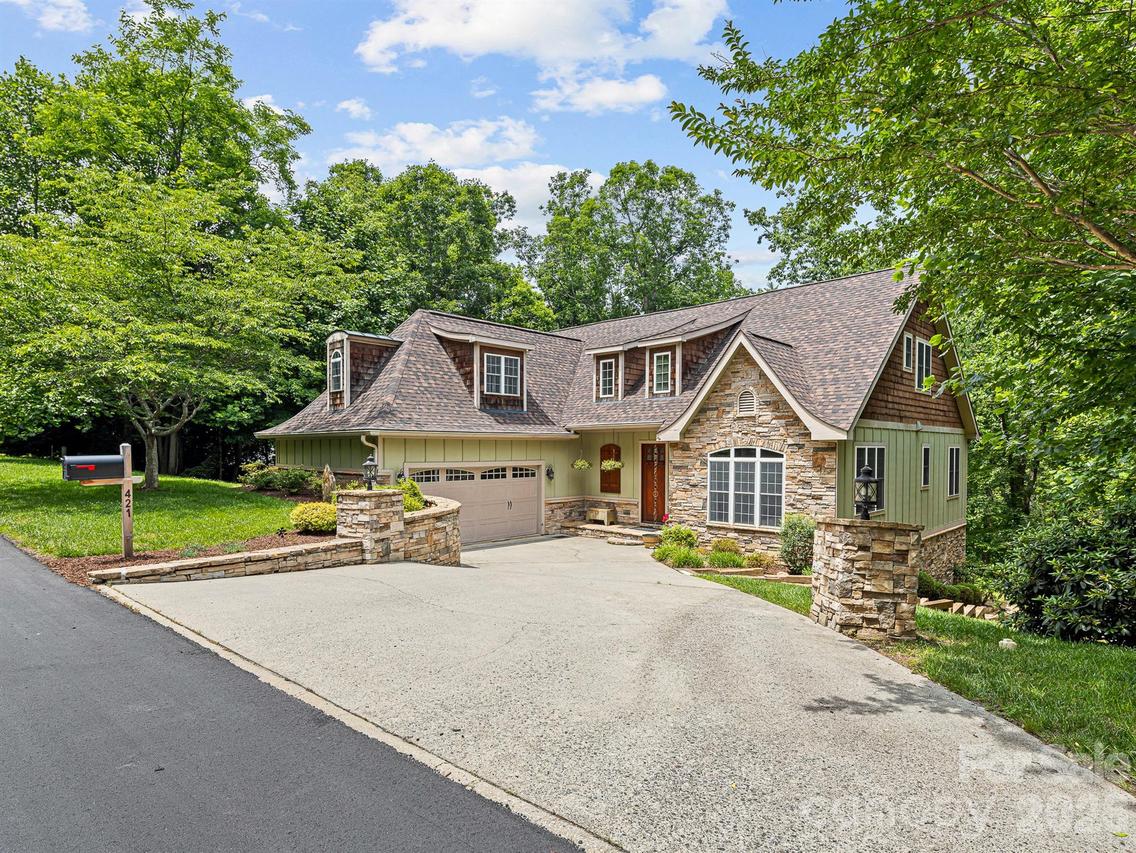421 Purple Finch Ct., Arden, NC 28704