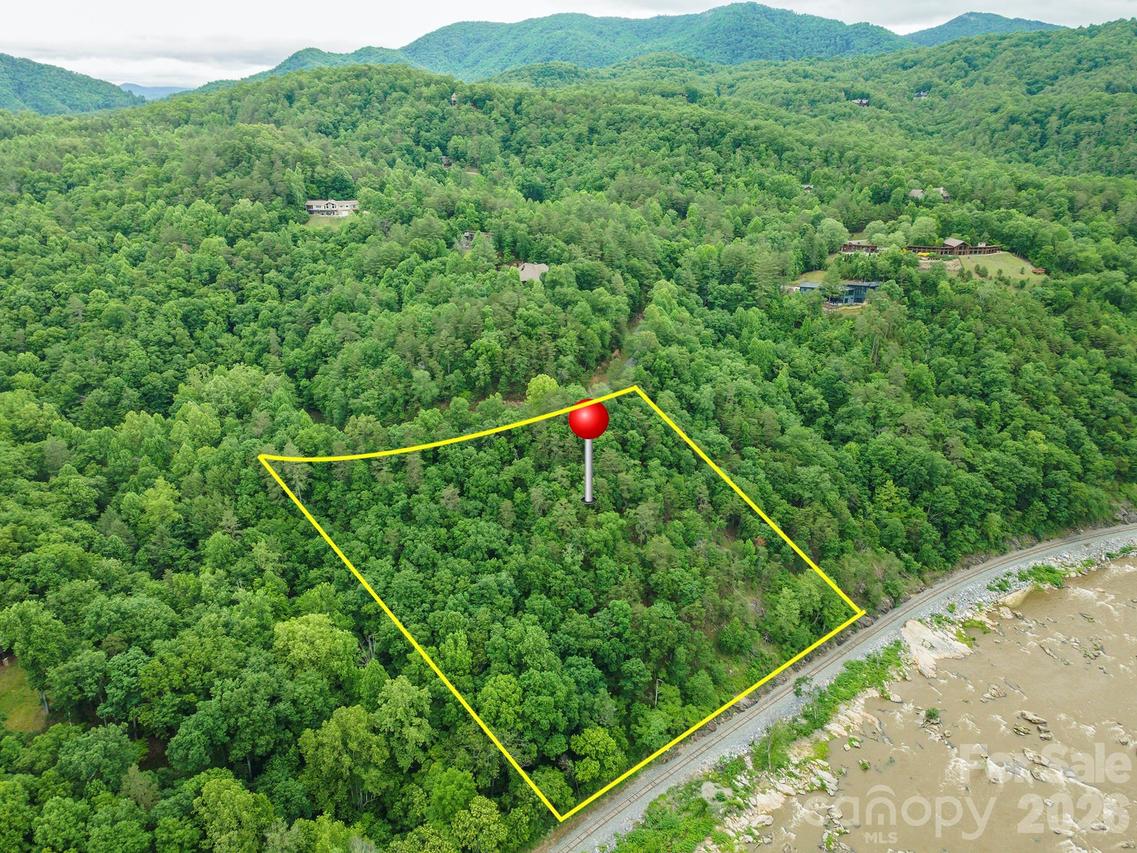 2391 French Broad Pkwy. #34, Marshall, NC 28753