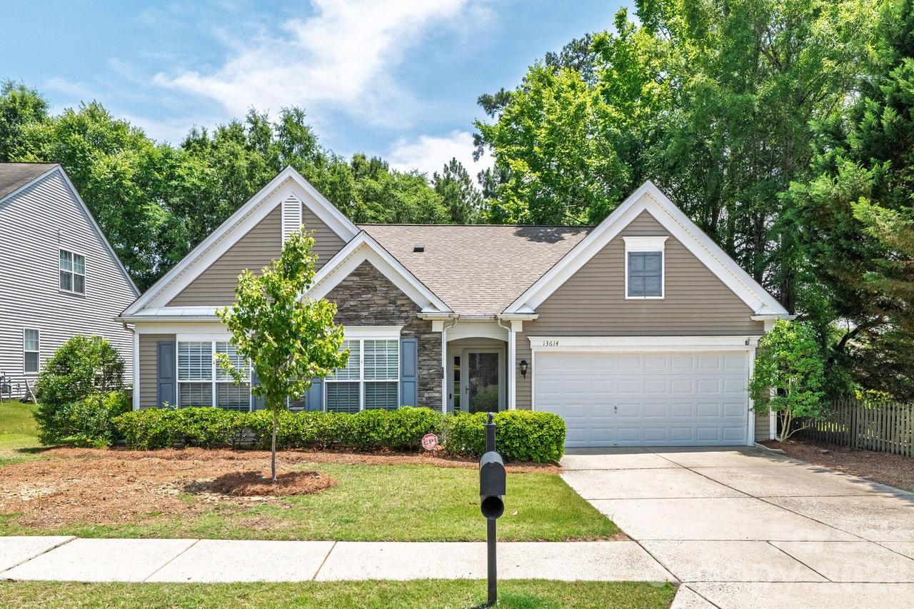 13614 Cardinals Nest Dr., Charlotte, NC 28269