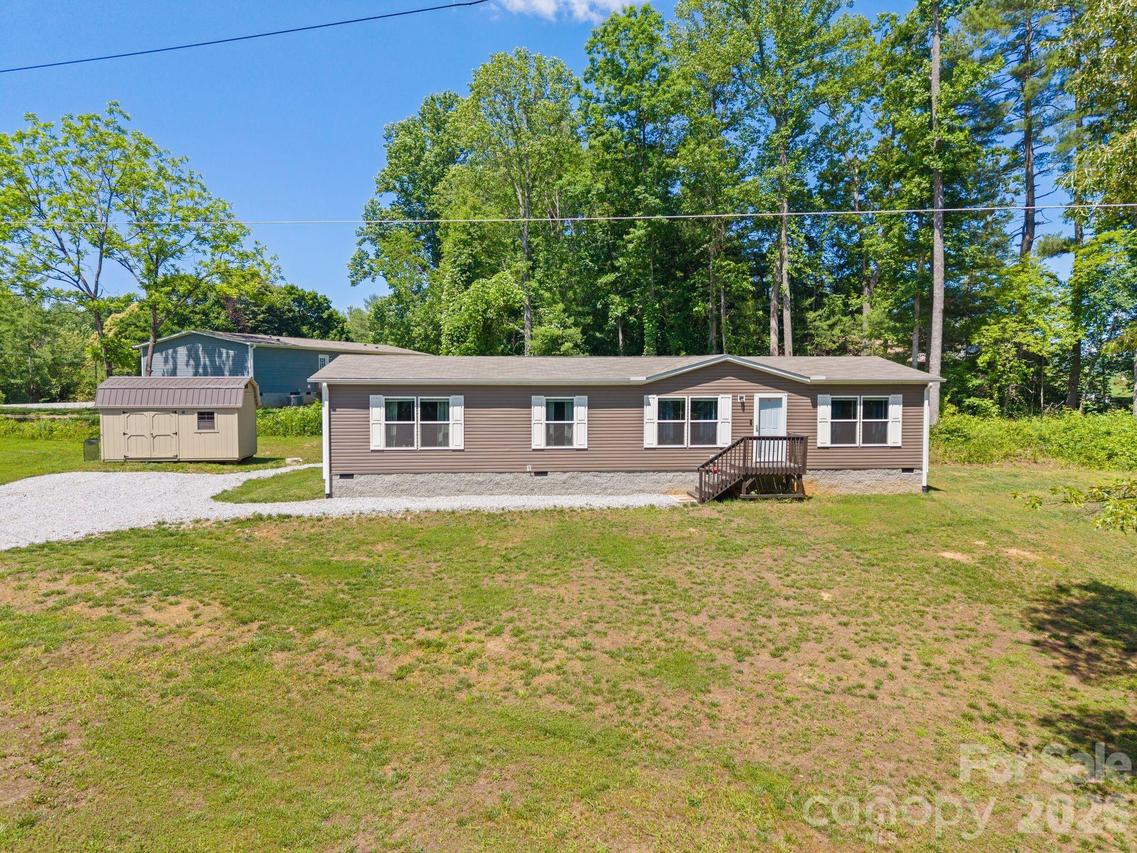 151 Field Sparrow Ln., Hendersonville, NC 28792