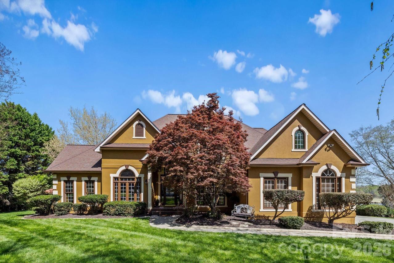 3530 Cardiff Ln., Matthews, NC 28104