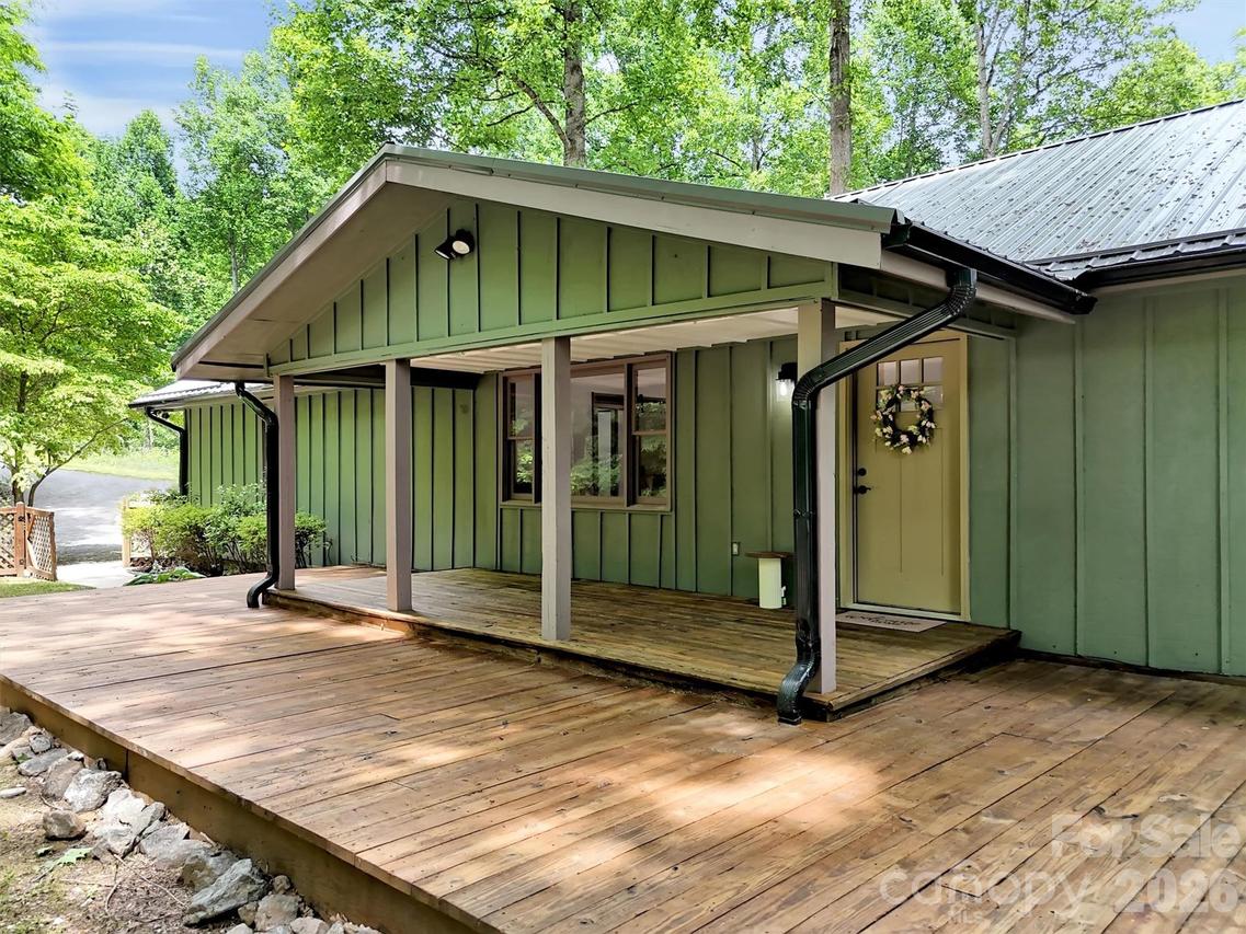 148 Cross Stitch Mountain Rd., Sylva, NC 28779