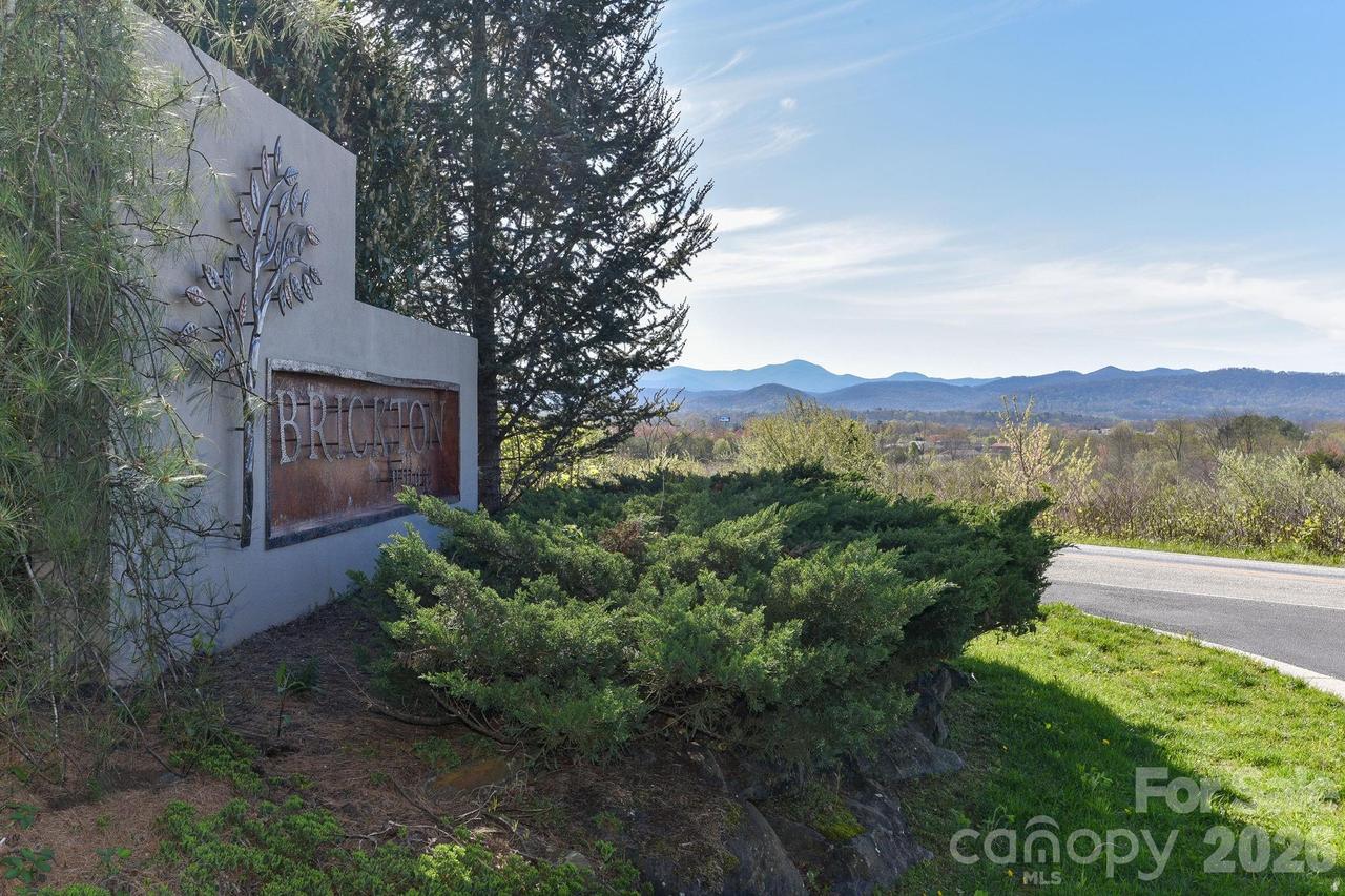 142 Brickton Village Cir. #205, Fletcher, NC 28732