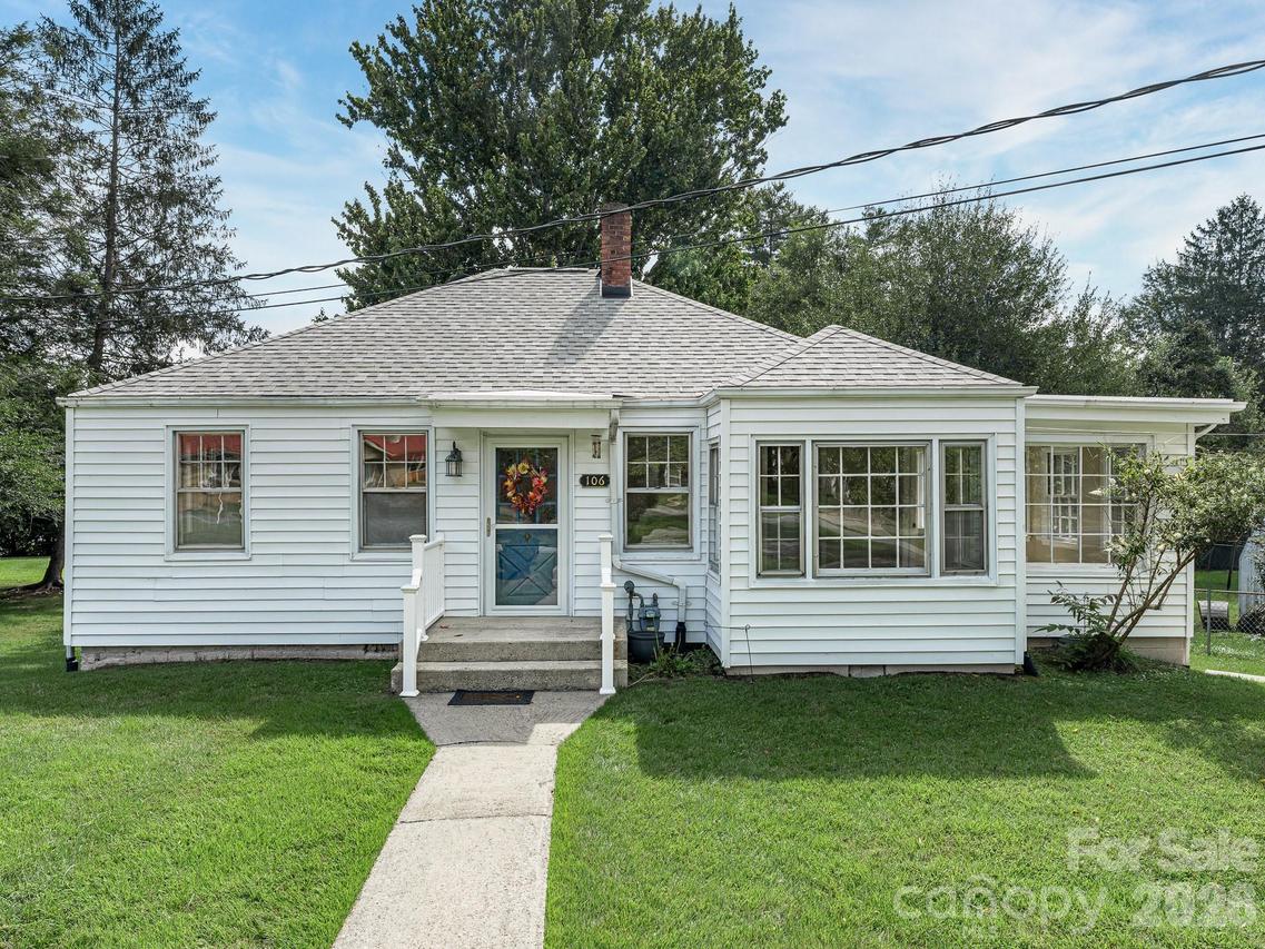 106 Green Acres Ave., Brevard, NC 28712