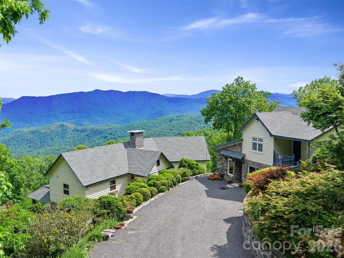 729 Bear Wallow Rd., Little Switzerland, NC 28749