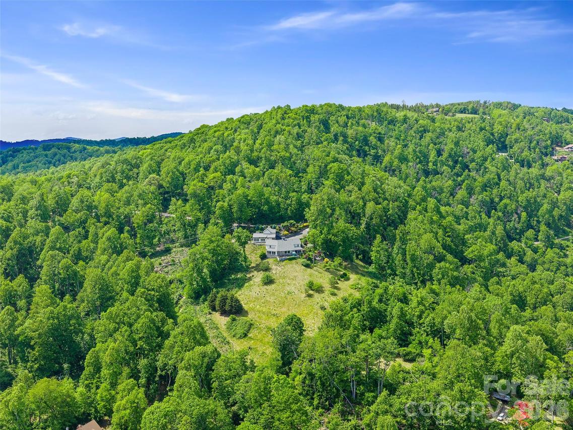 729 Bear Wallow Rd., Little Switzerland, NC 28749