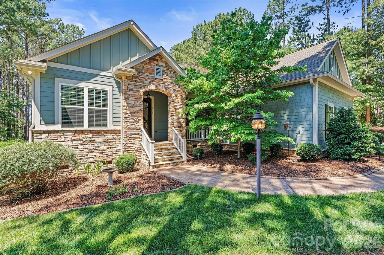 108 Heron Cove Dr., Mount Holly, NC 28120