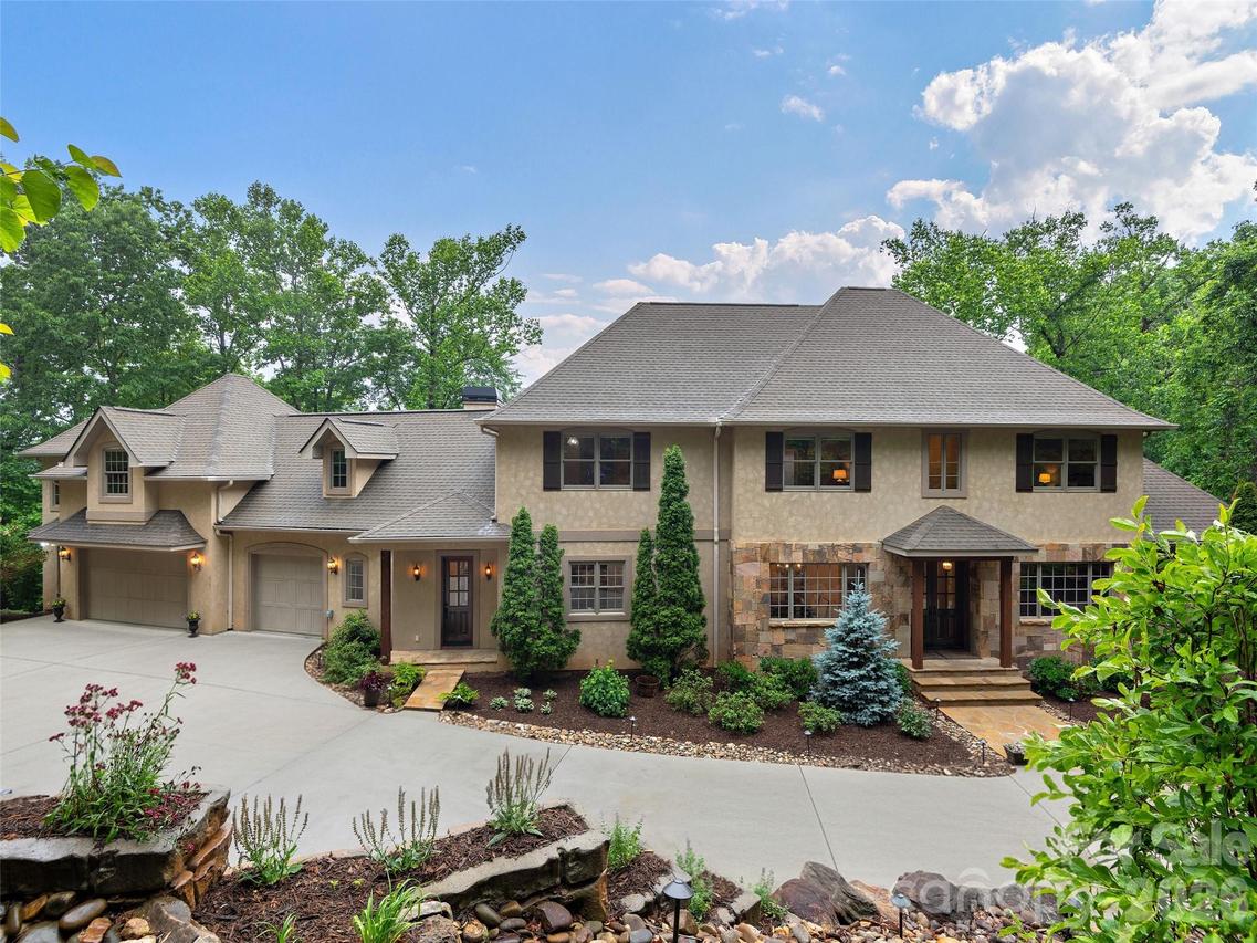 433 Coopers Hawk Dr., Asheville, NC 28803