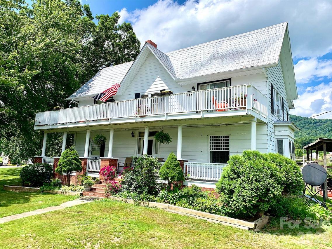 211 E Main St., Burnsville, NC 28714