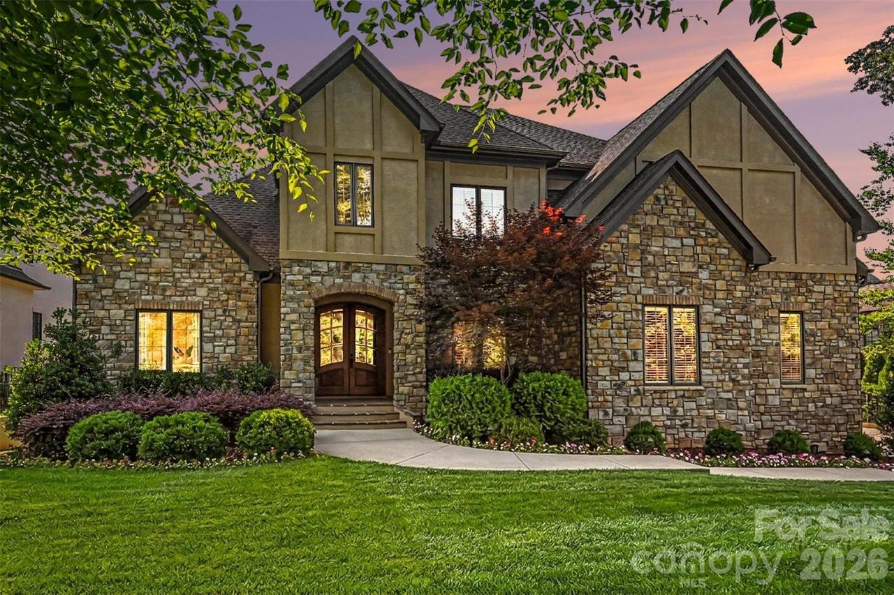 8000 Skye Lochs Dr., Waxhaw, NC 28173