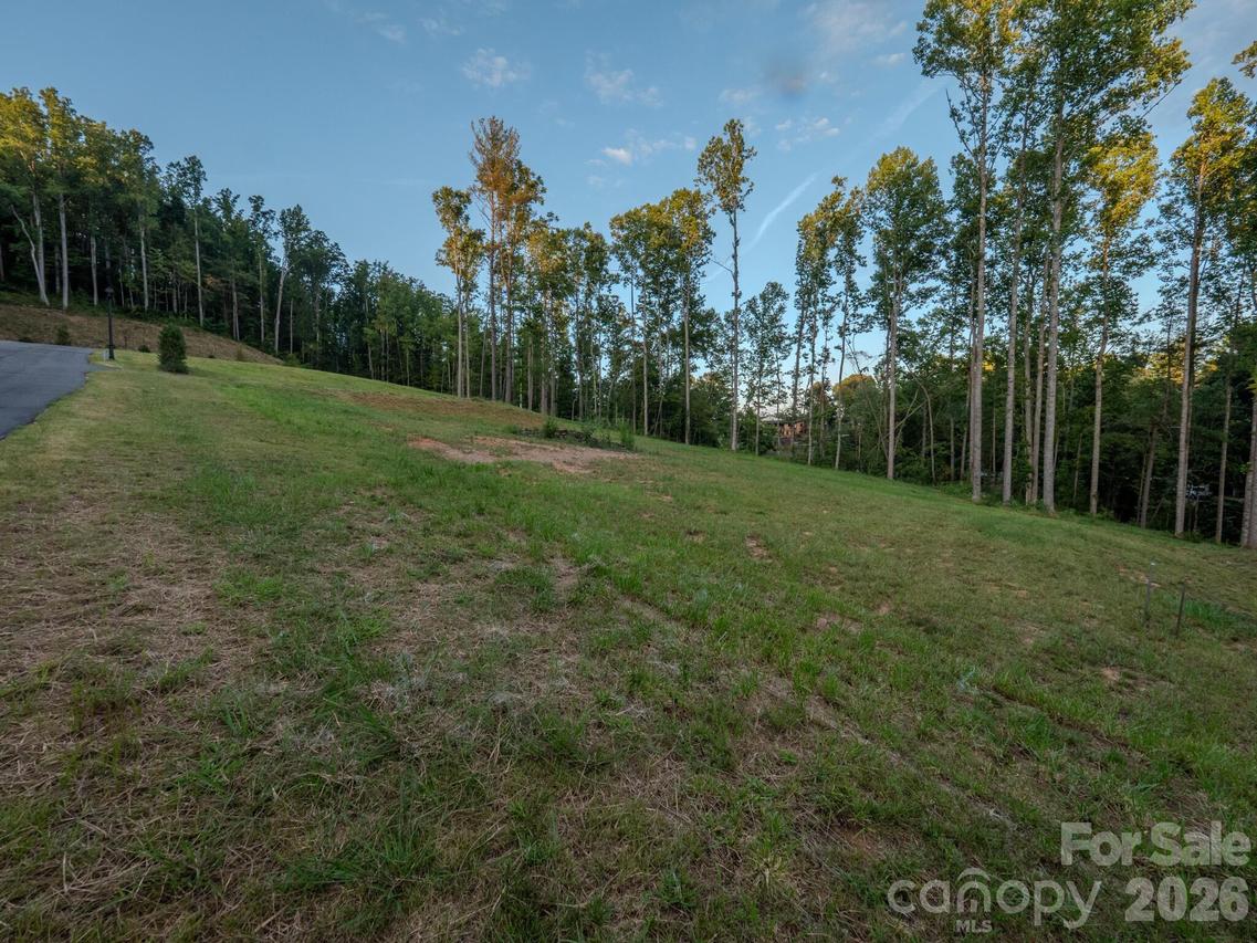 433 Irvine Dr., Fairview, NC 28730