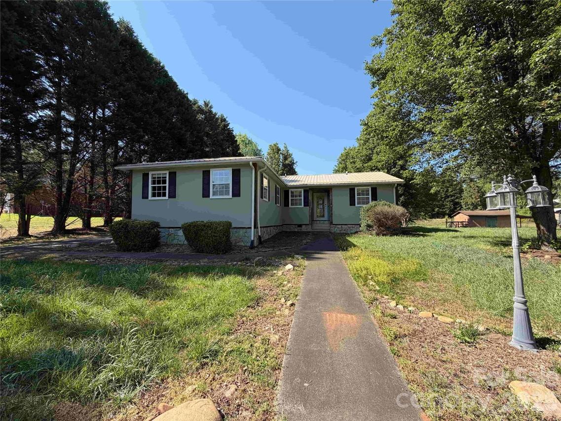 2076 S Fork Dr., Morganton, NC 28655