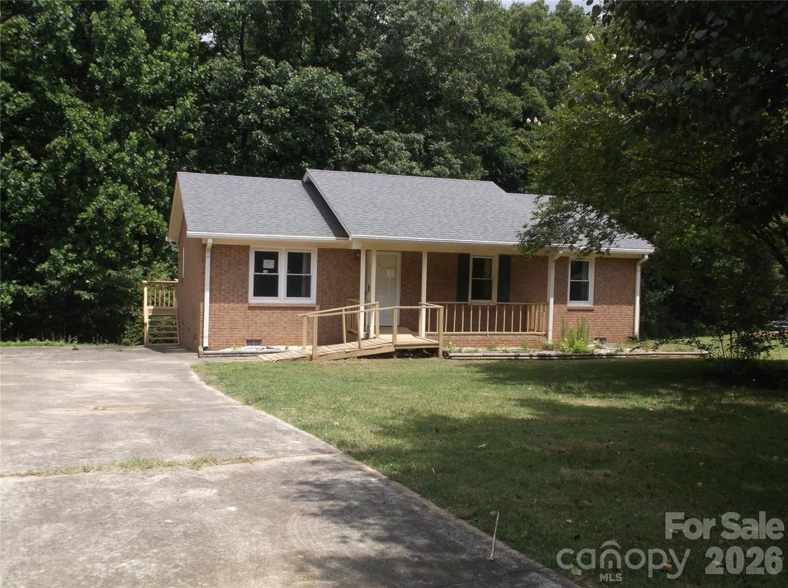 2300 Gleneagles Dr., Monroe, NC 28110