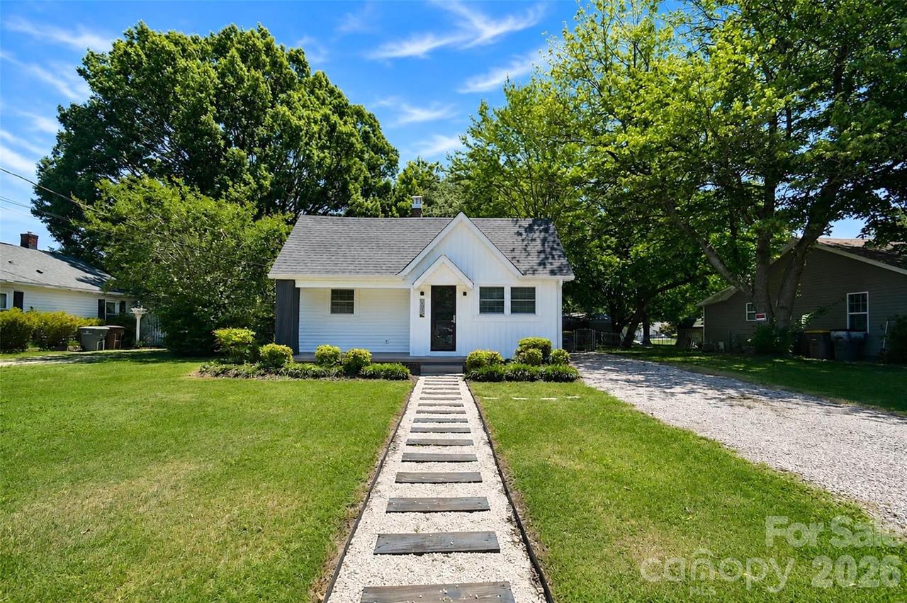 1002 Laura Ave., Kannapolis, NC 28083