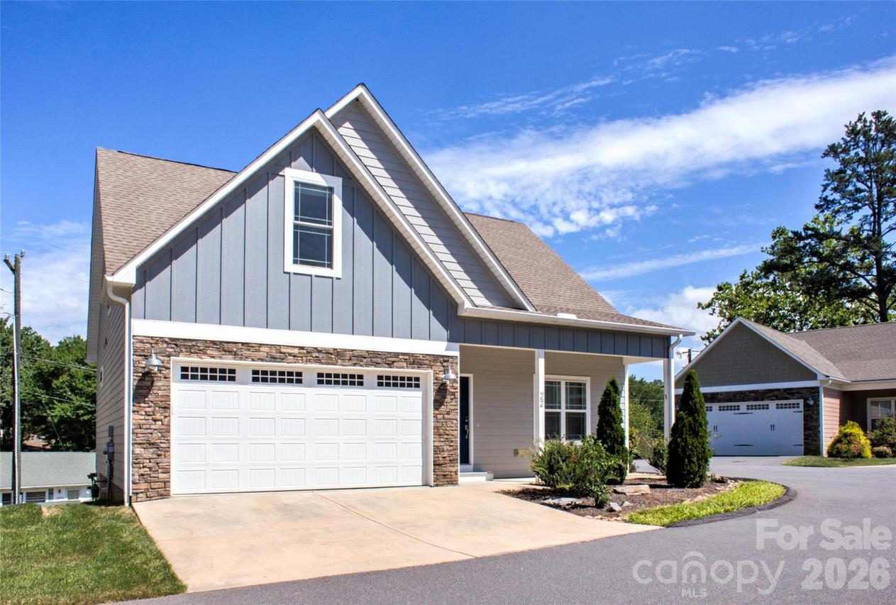 22 Water Pointe Way, Weaverville, NC 28787