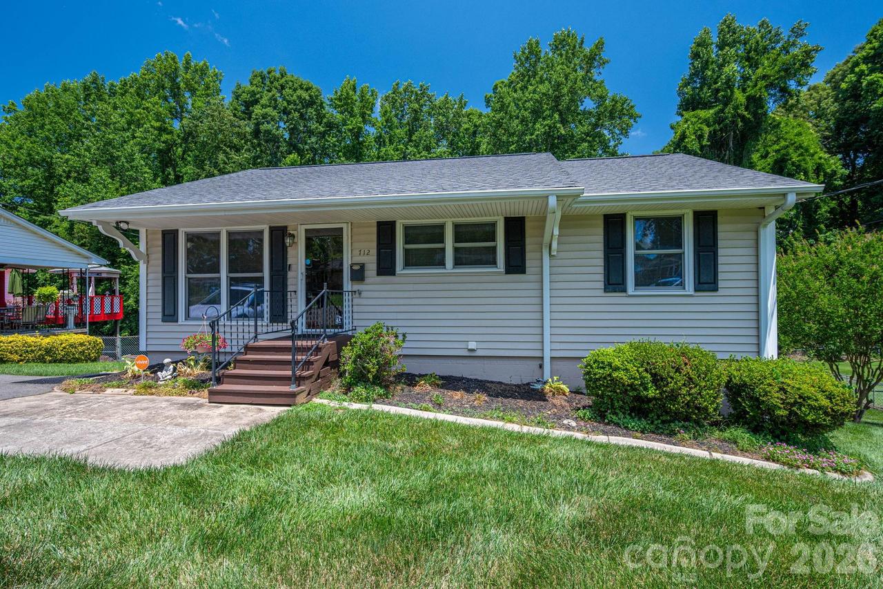 712 Crestwood Ave., Gastonia, NC 28054