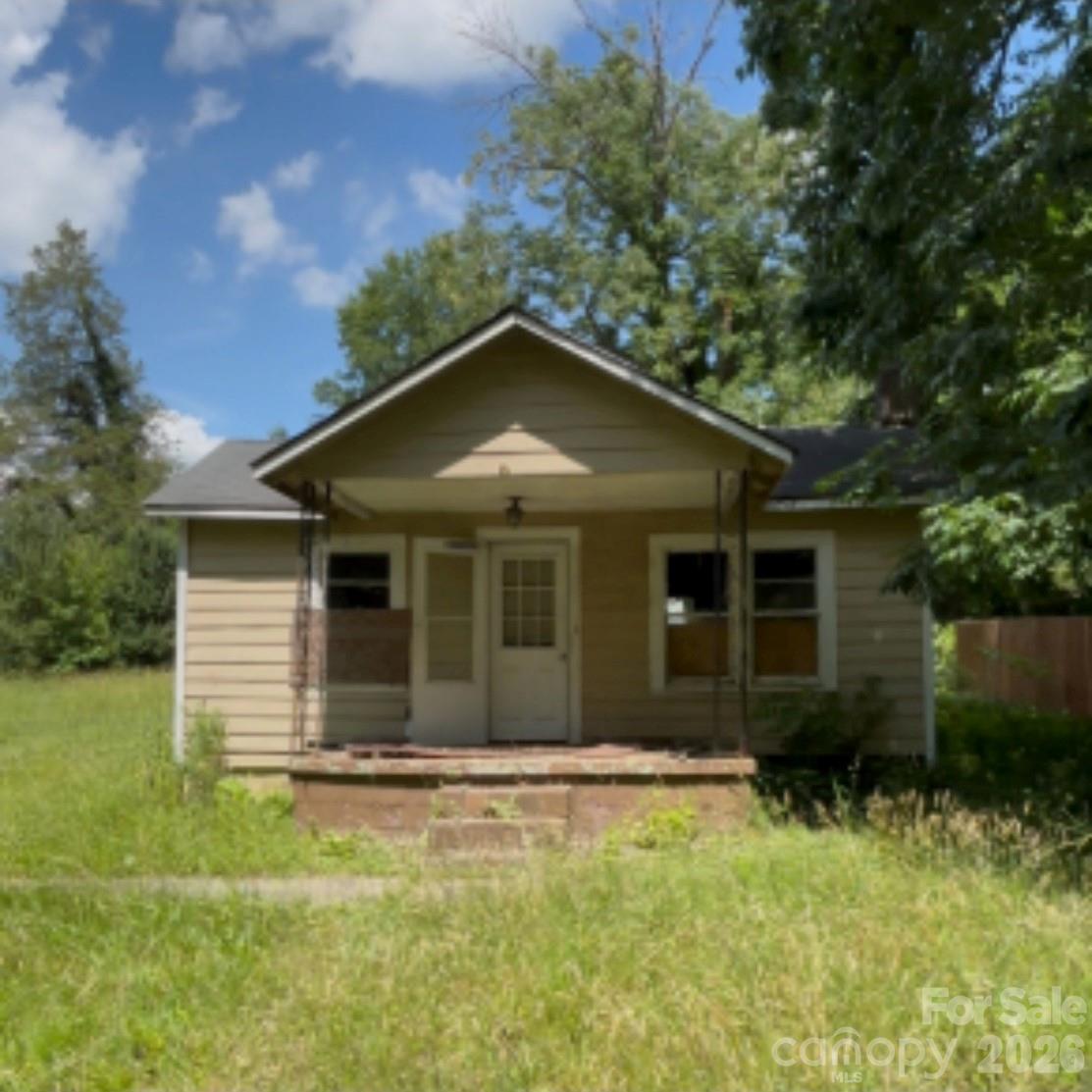 2706 Sunset Dr., Gastonia, NC 28054
