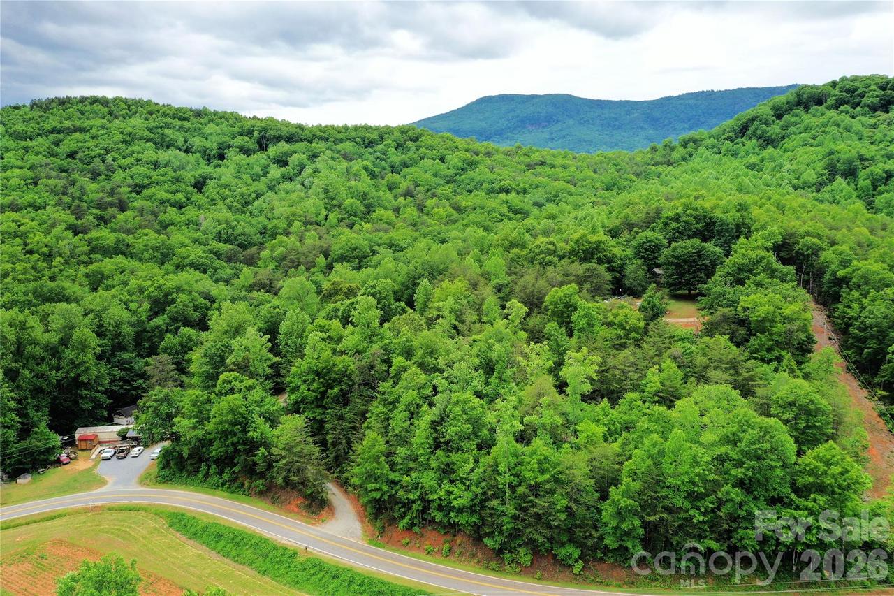 000 Laughter Rd., Mill Spring, NC 28756