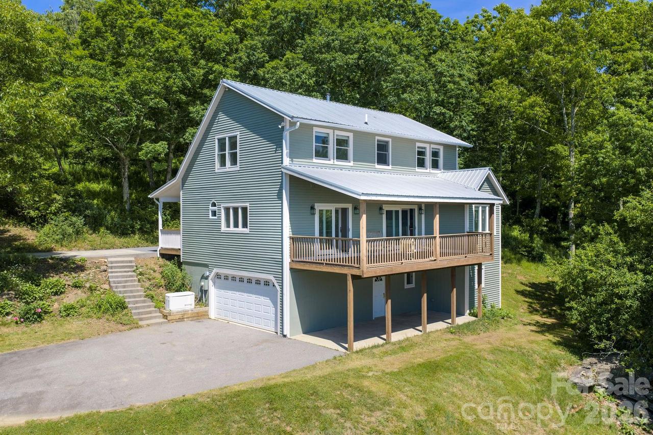 58 Randall Dr., Fairview, NC 28730