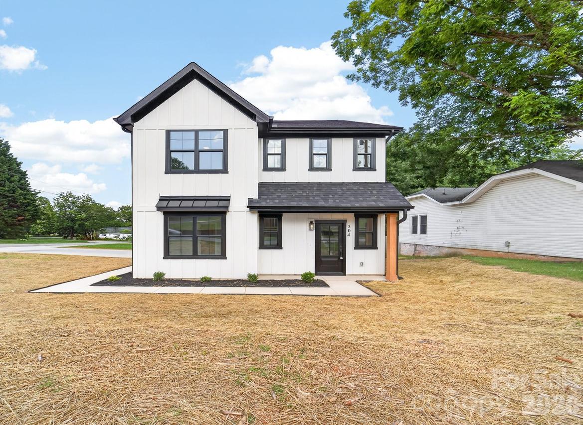 304 N 14th St., Bessemer City, NC 28016