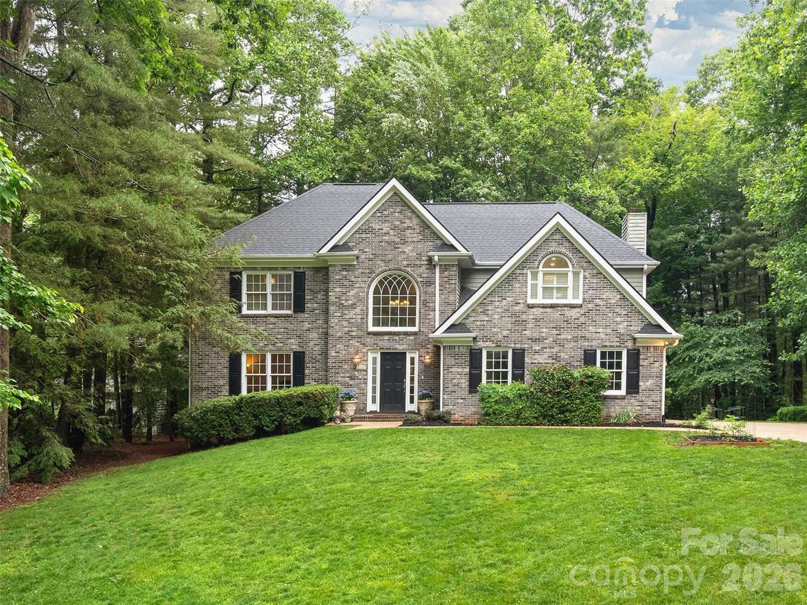 1208 Saint Charles Ct., Asheville, NC 28803