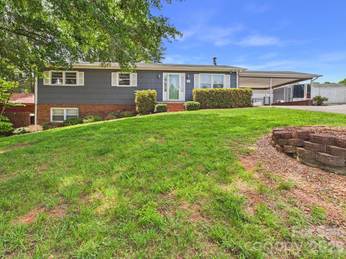 19 Pinecrest Ct., Taylorsville, NC 28681