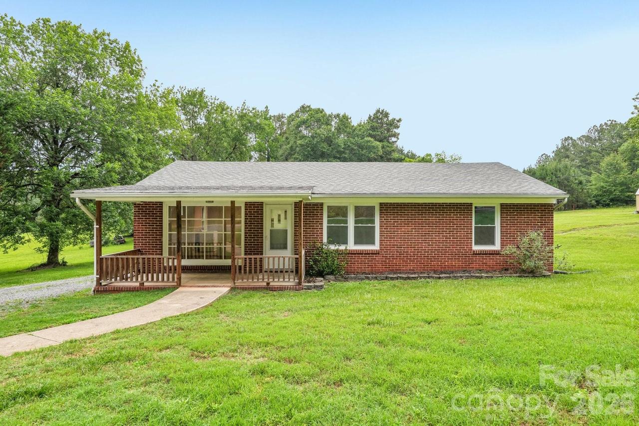 435 Parker Cir., Norwood, NC 28128