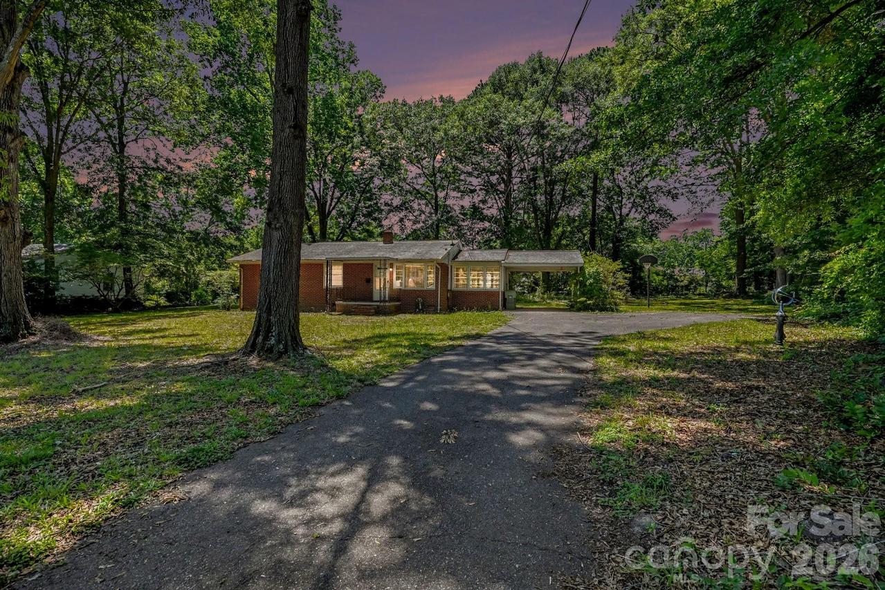 211 White St., Gastonia, NC 28052