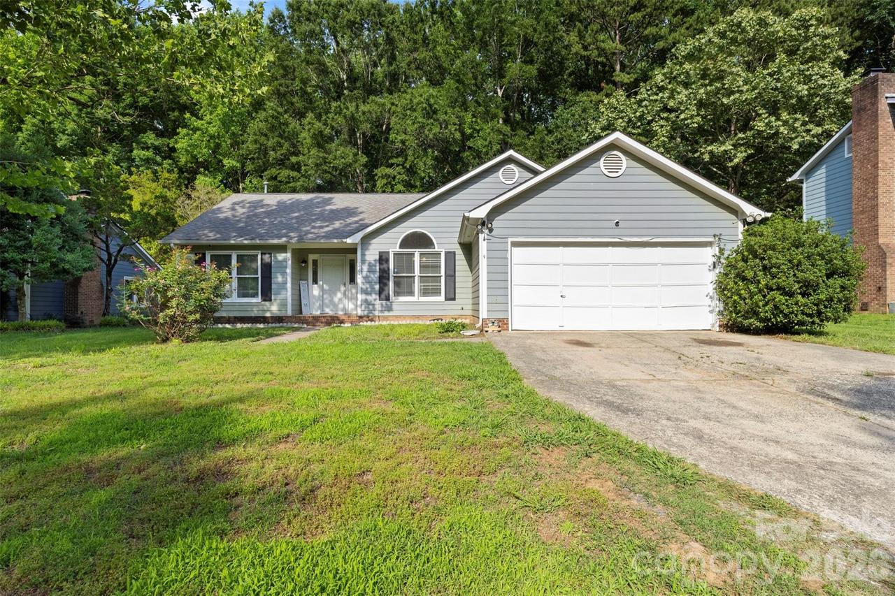 8704 Hornwood Ct., Charlotte, NC 28215