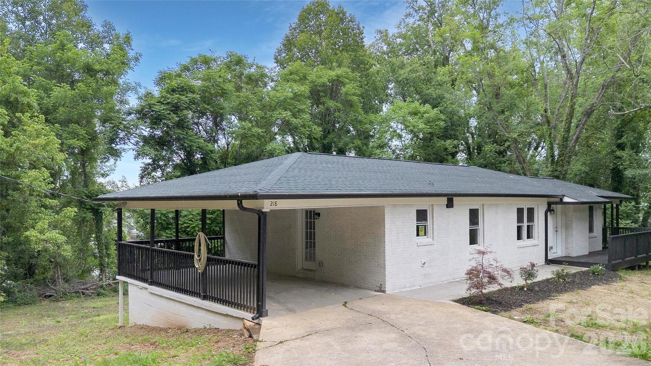 218 Palmer St., Lenoir, NC 28645