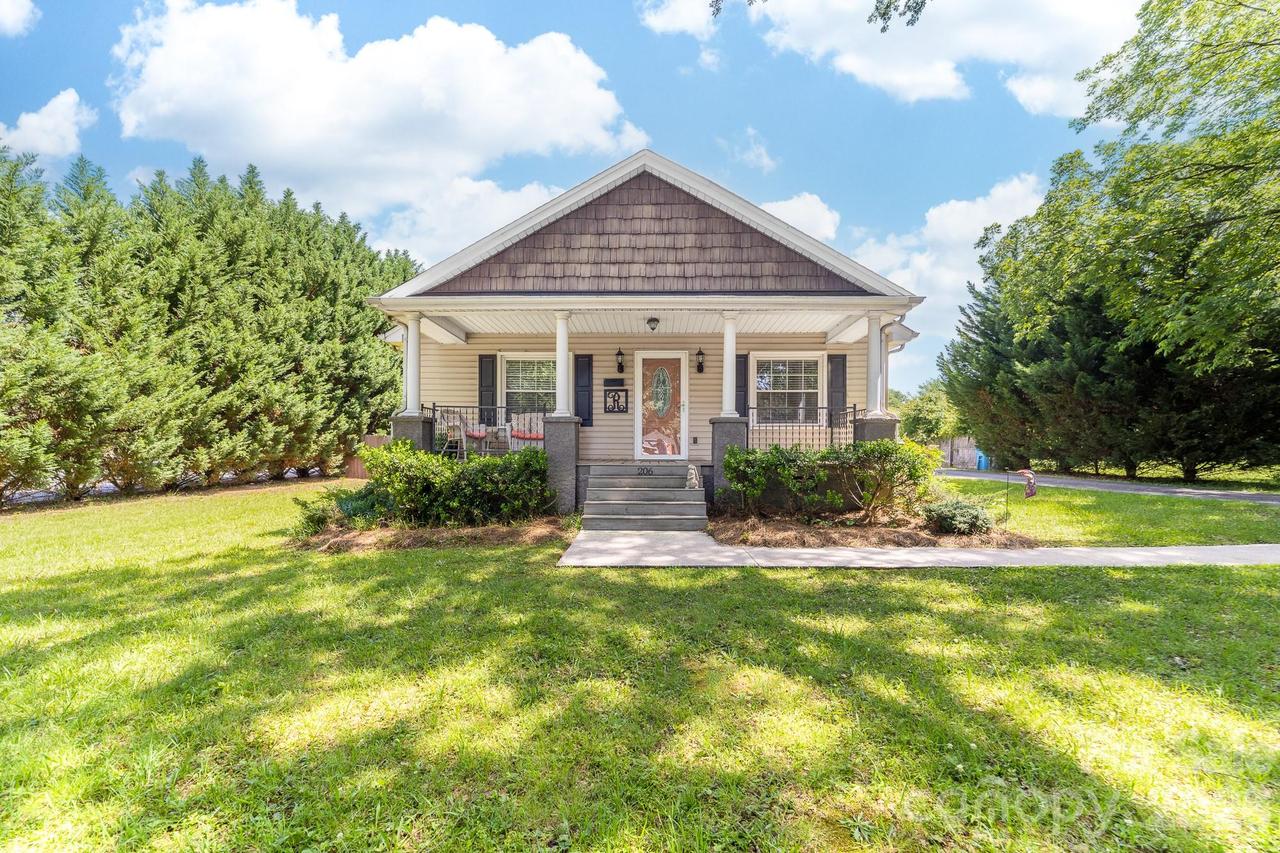 206 Eagle Rd., Belmont, NC 28012