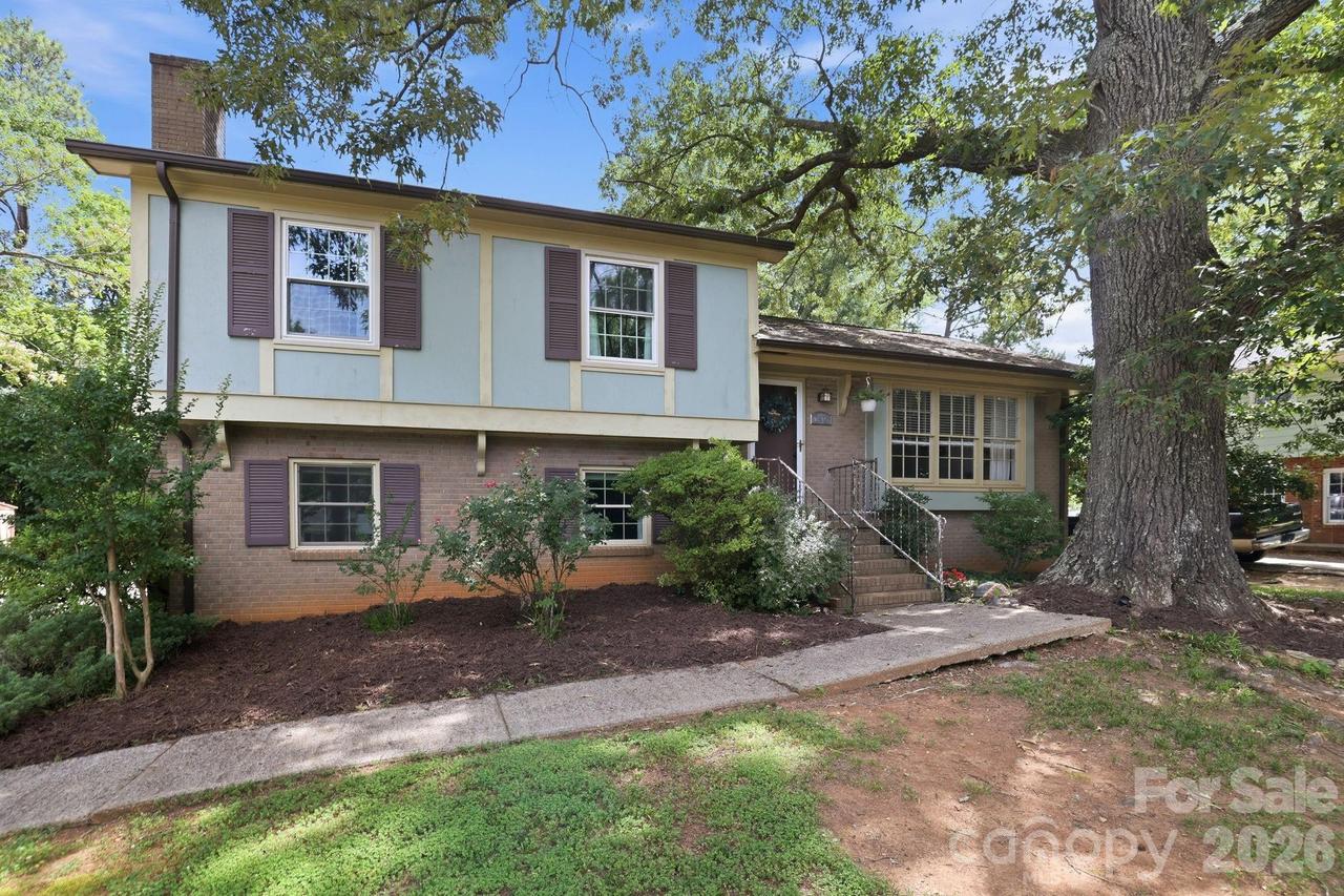 7419 Meadowdale Ln., Charlotte, NC 28212